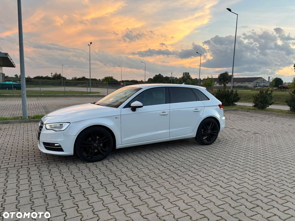 Audi A3 Sportback 2.0 TDI S line Sportpaket - 9