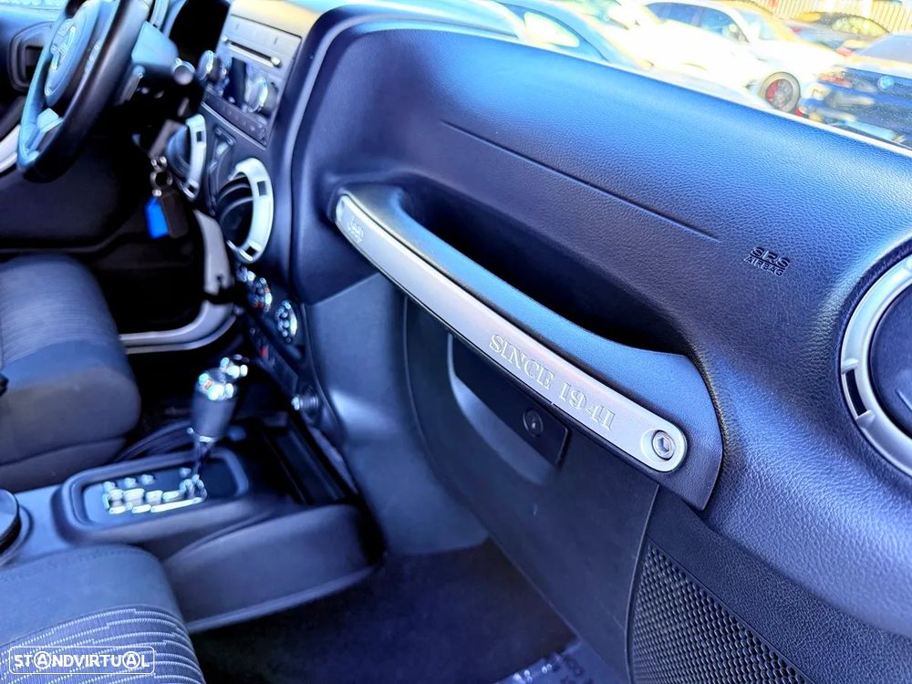 Jeep Wrangler Unlimited 2.8 CRD ATX Sahara Adventure Edition - 28