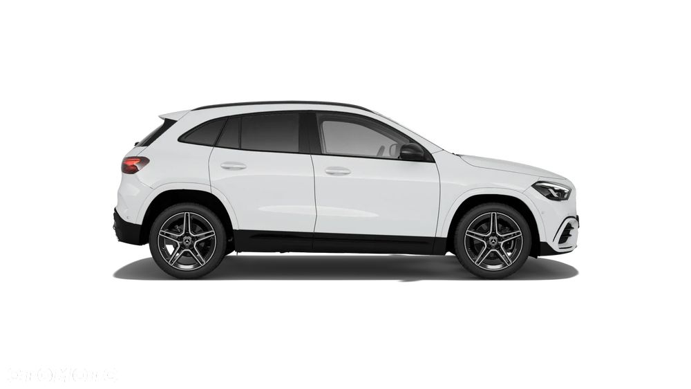 Mercedes-Benz GLA - 8