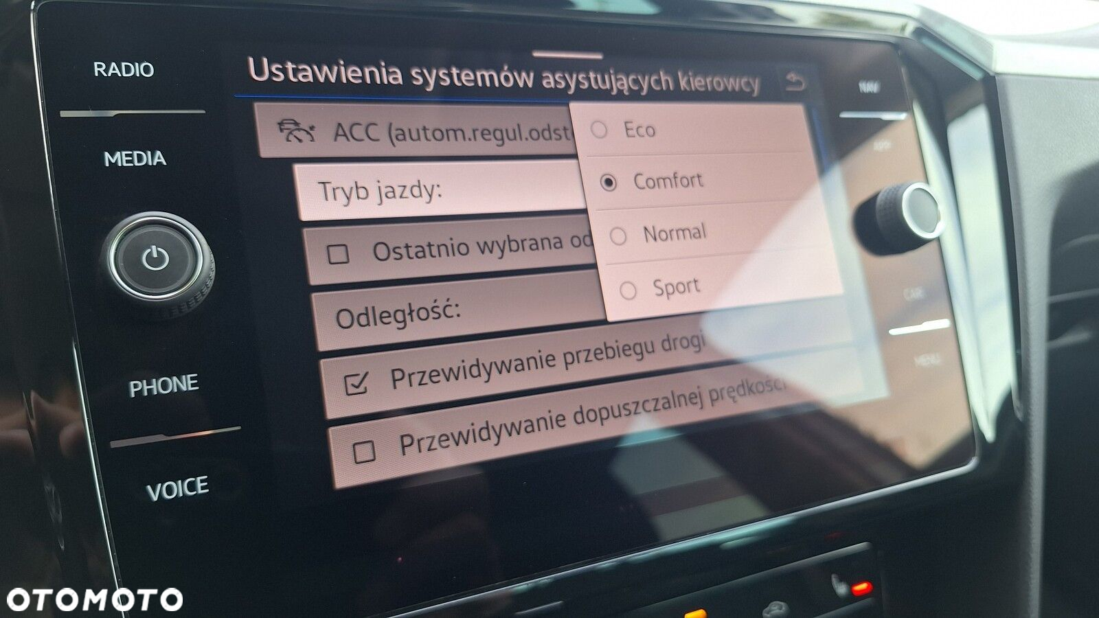 Volkswagen Passat - 27