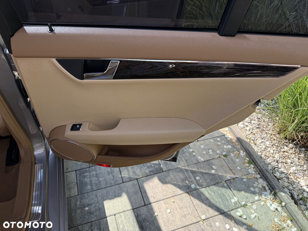 Mercedes-Benz Klasa C ver-200-kompressor-avantgarde - 18