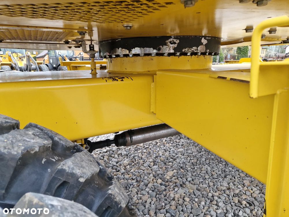 Komatsu PW118MR - 11