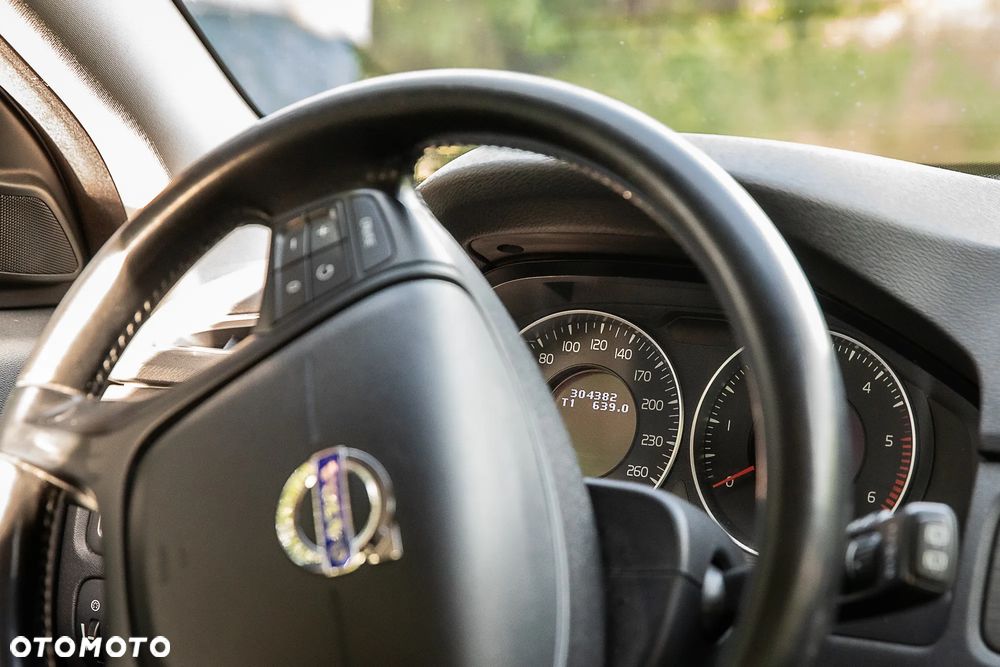 Volvo V70 D4 Geartronic Summum - 13