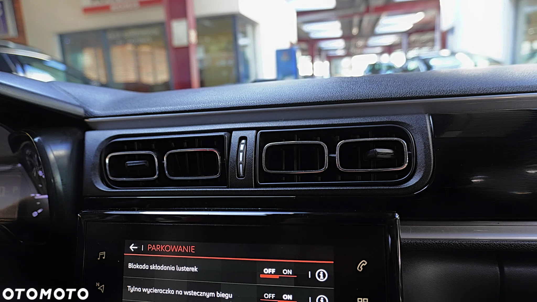 Citroën C3 1.2 PureTech Shine EAT6 - 29