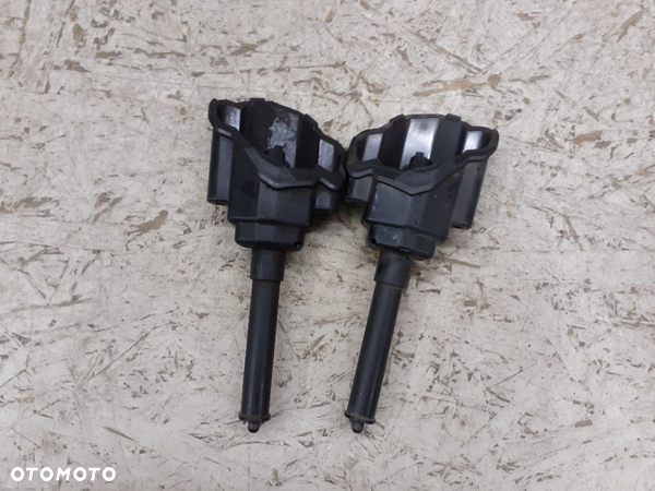 SPRYSKIWACZ LAMPY LEWY PRAWY TOYOTA AURIS II 2 85207-02130
