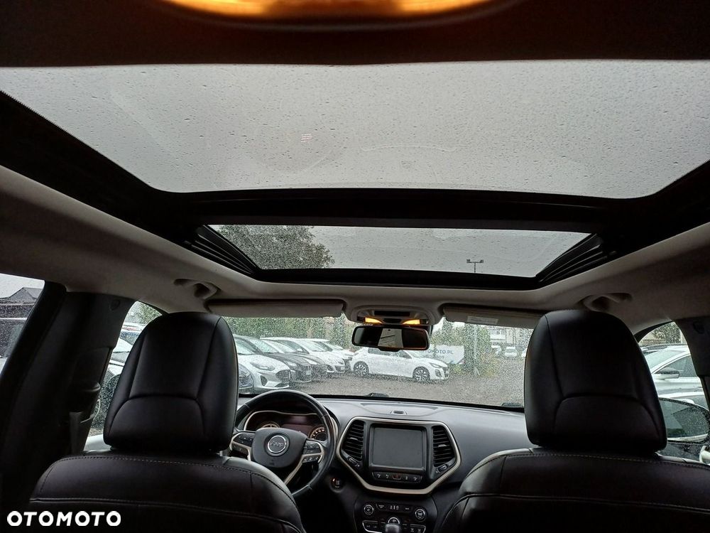 Jeep Cherokee - 15