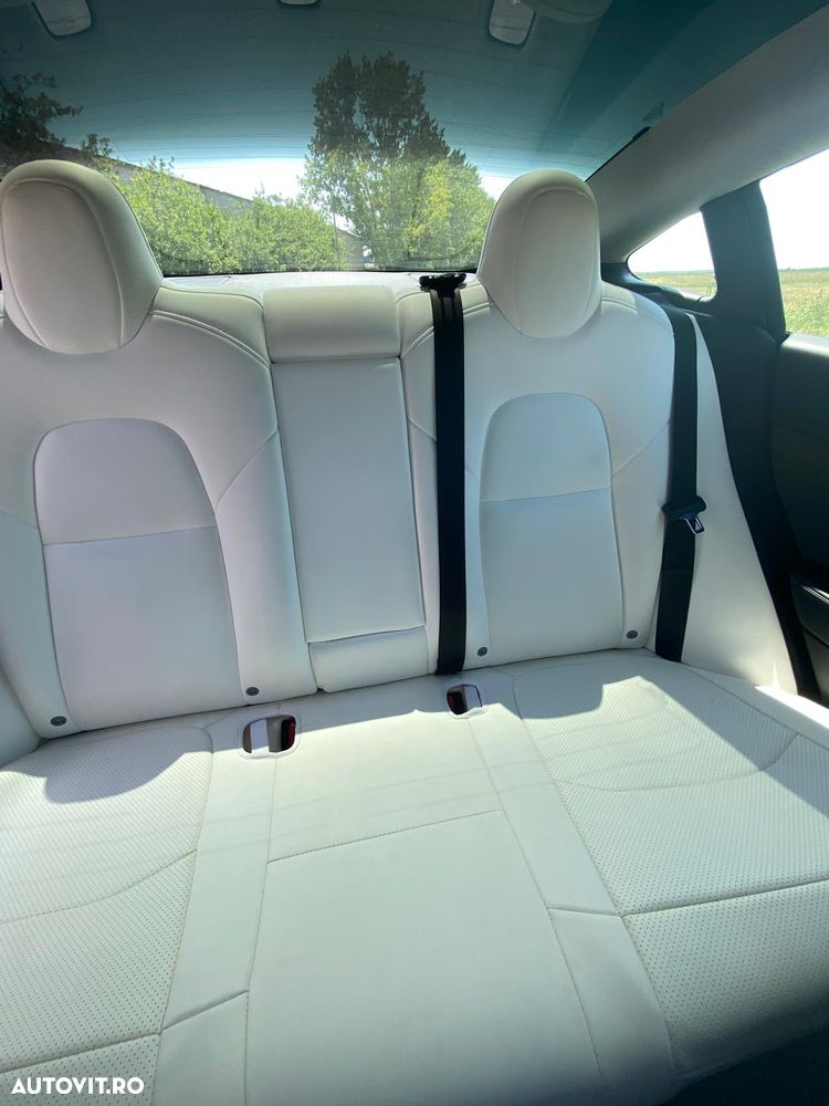 TESLA Model 3 2021 — imagine 18
