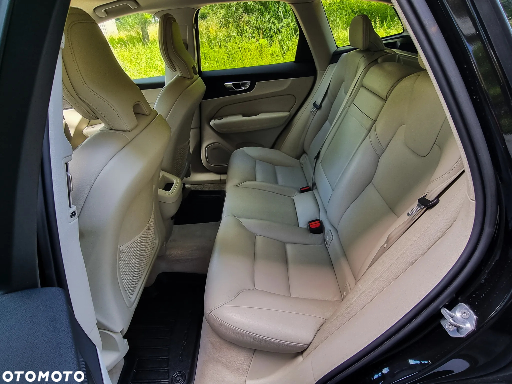 Volvo XC 60 D5 AWD Inscription - 25
