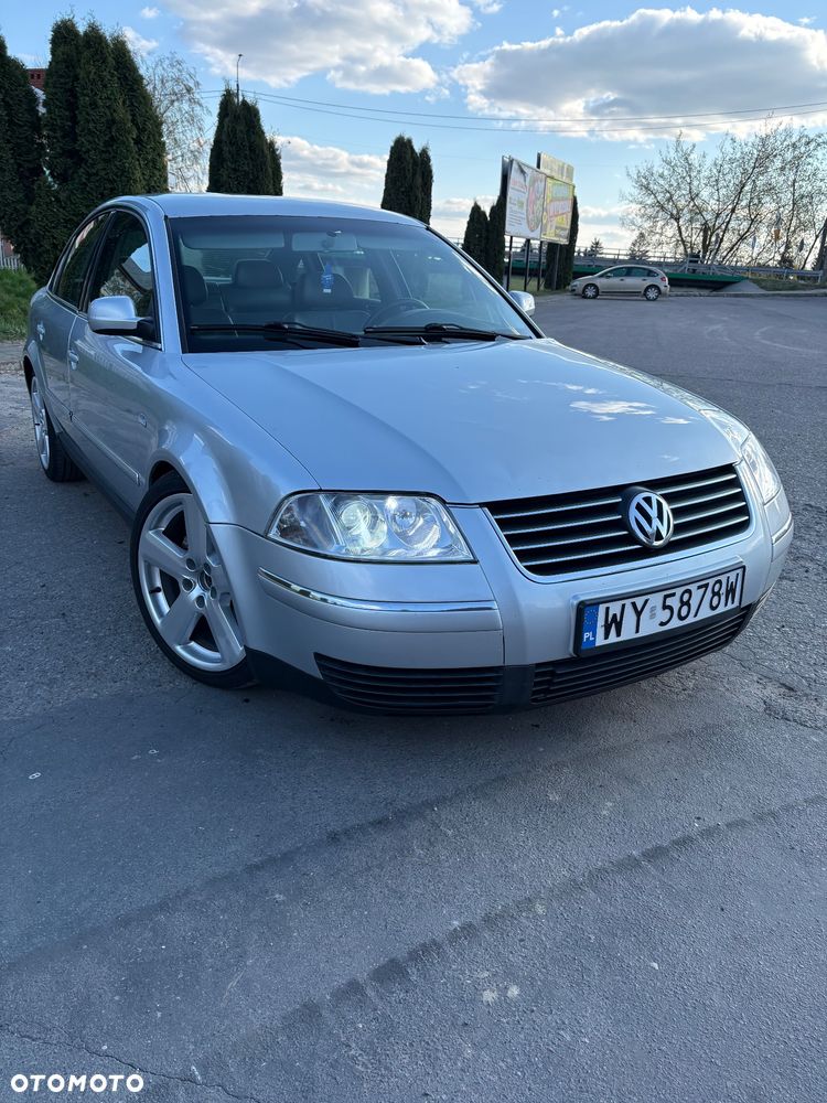 Volkswagen Passat 1.9 TDI Highline - 2