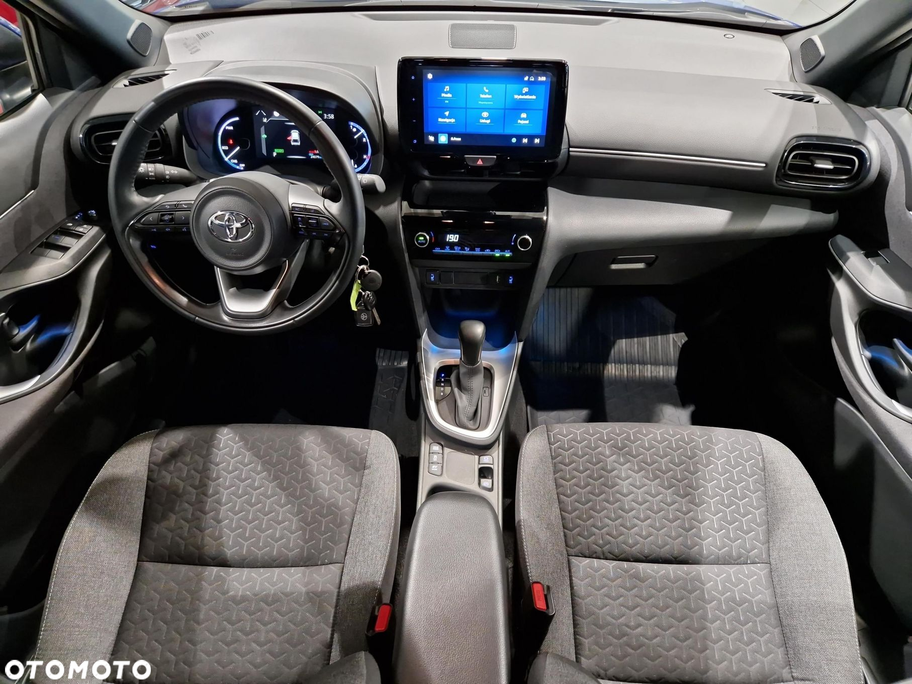 Toyota Yaris Cross - 12