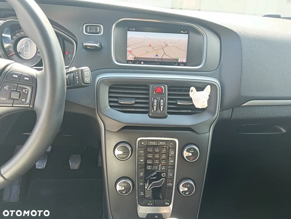 Volvo V40 - 8