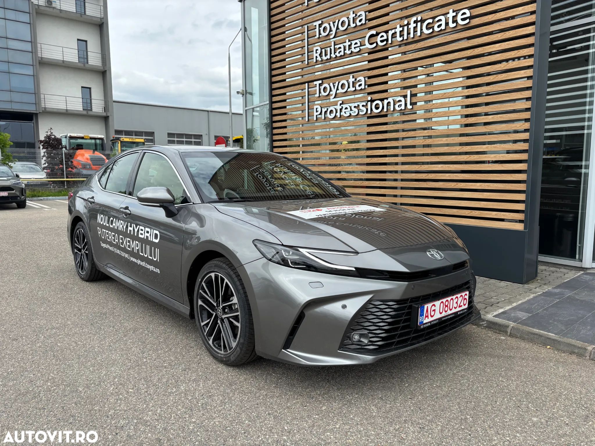 Toyota Camry 2.5 HEV Executive - 1