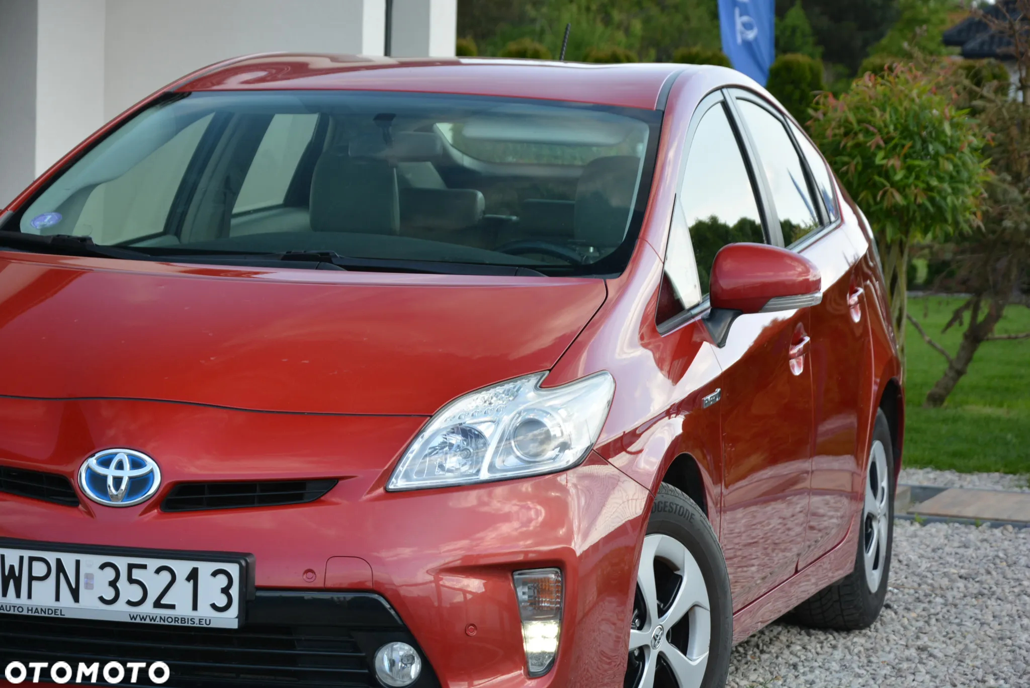 Toyota Prius 1.8 HSD Premium - 16