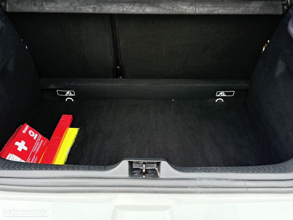 Renault Clio 0.9 TCE Limited - 38