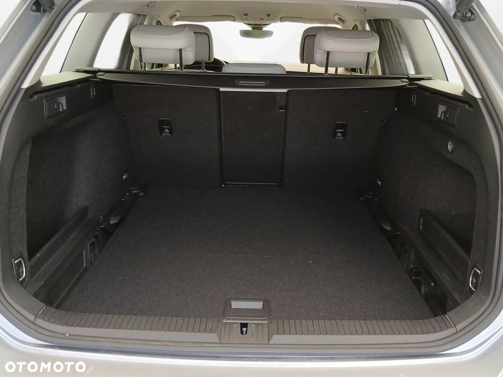 Volkswagen Passat 2.0 TDI Elegance DSG - 16