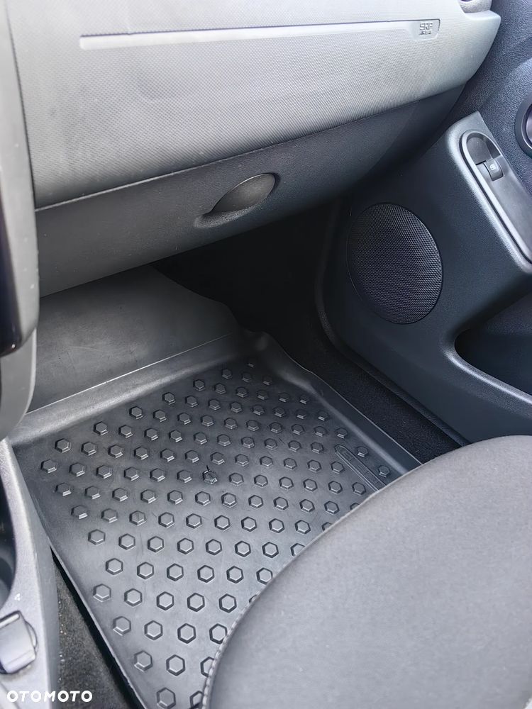 Dacia Duster 1.6 SCe Laureate S&S - 16