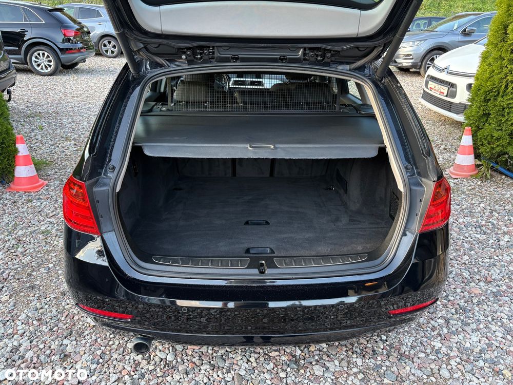 BMW Seria 3 320d Touring - 22