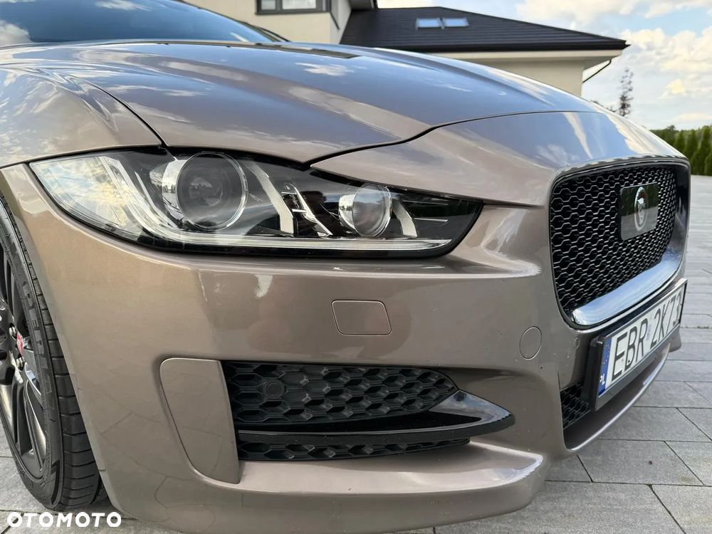 Jaguar XE 2.0 D R-Sport - 5