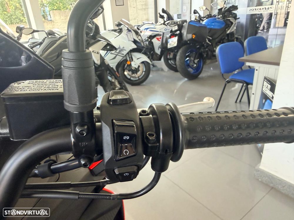 Aprilia SR GT 125 SPORT - 8