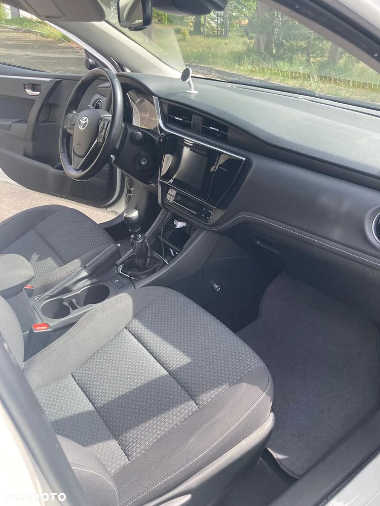 Toyota Corolla 1.6 Comfort - 10