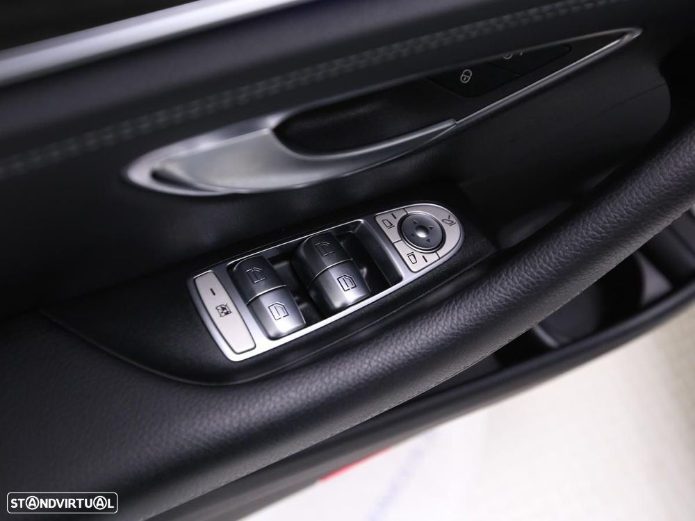 Mercedes-Benz E 300 de AMG Line - 14