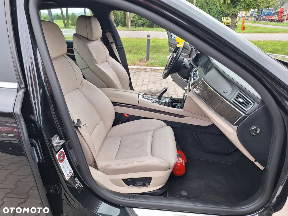 BMW Seria 7 740d xDrive - 23