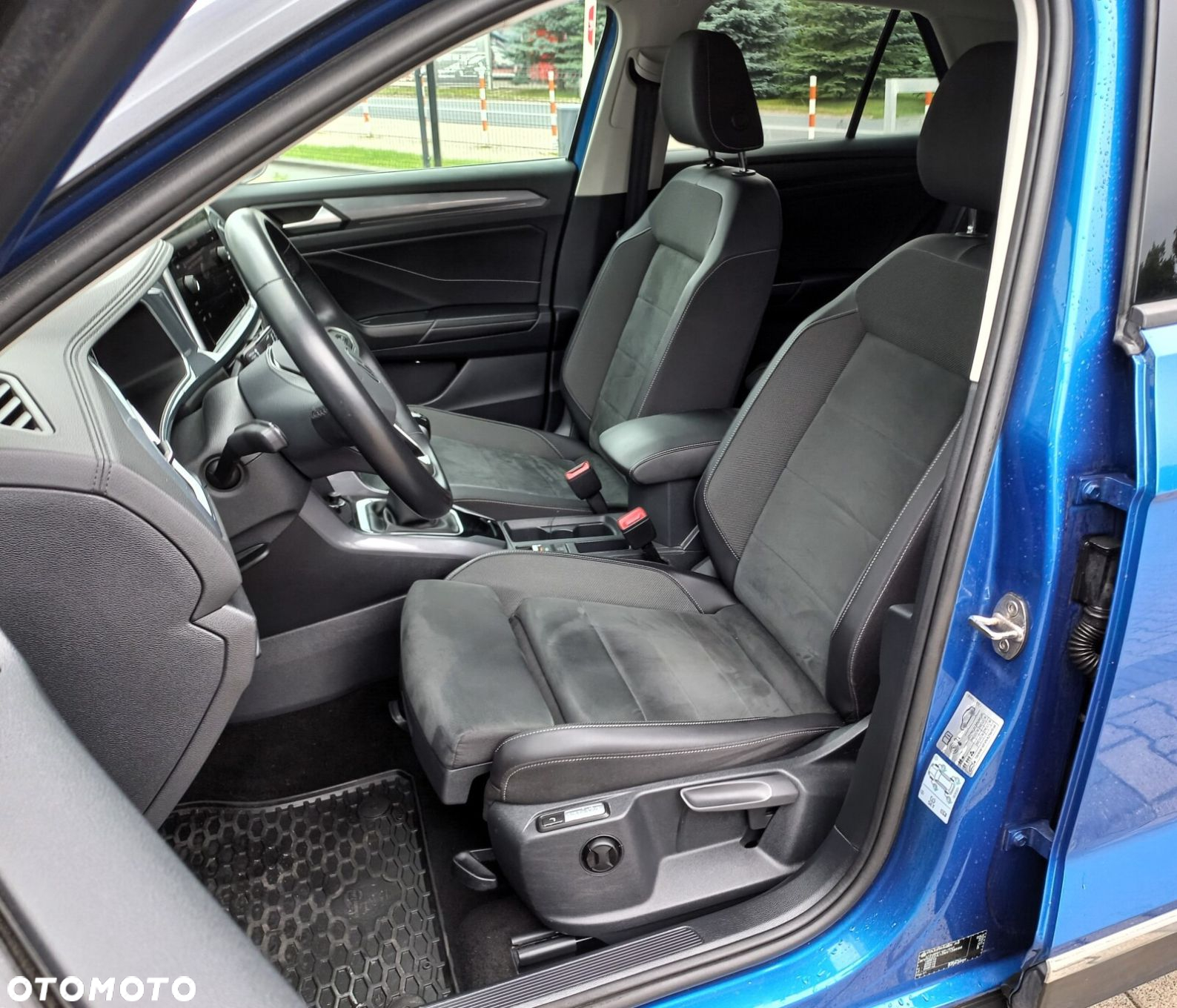Volkswagen T-Roc - 24