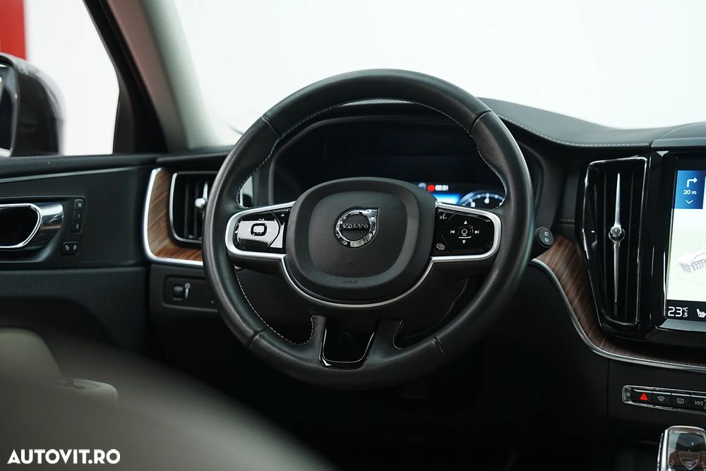 Volvo XC 60 B5 MHEV AWD Inscription - 18