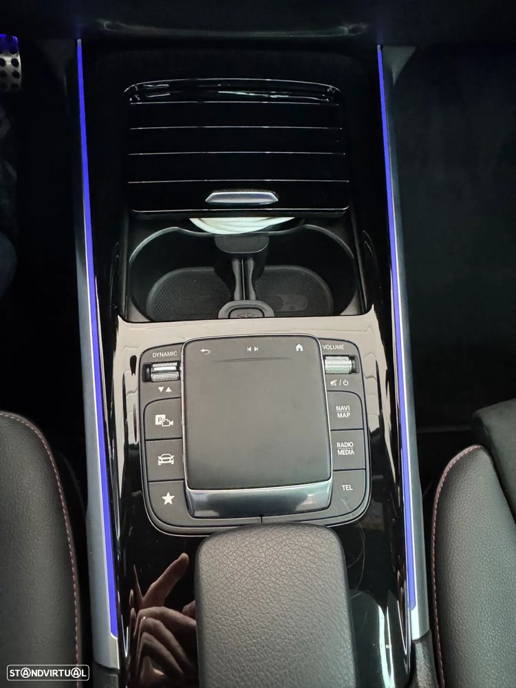 Mercedes-Benz GLB 200 d AMG Line - 2