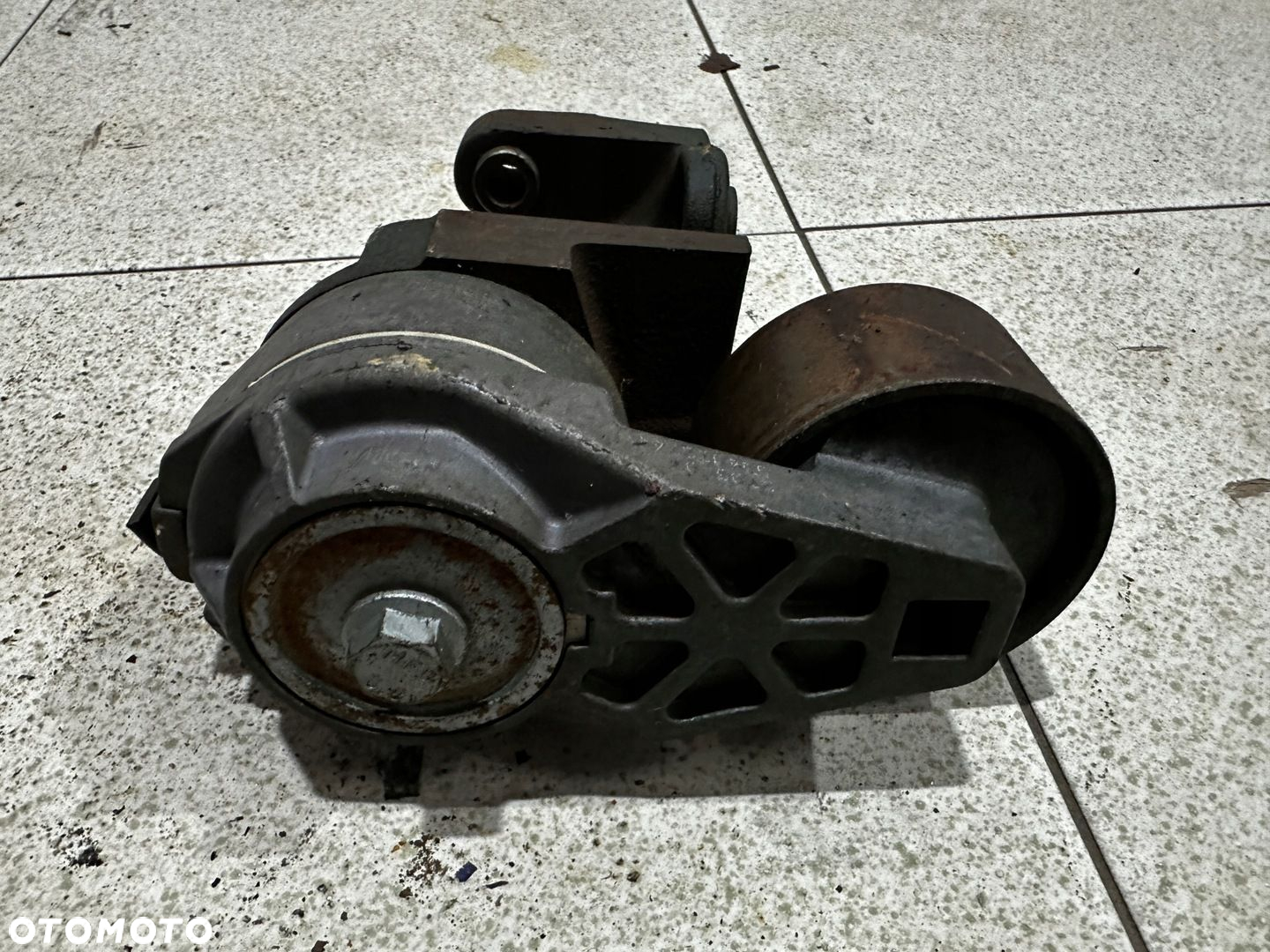 Rolka Napinacz Paska Klinowego Iveco Stralis Cursor 8 504072744 99480766 - 3