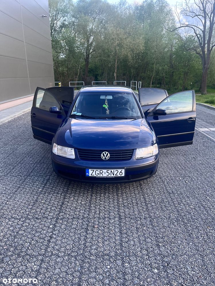 Volkswagen Passat 1.6 - 13