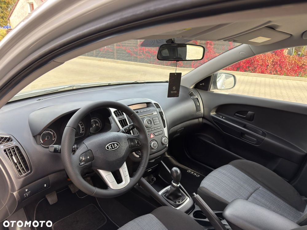 Kia Ceed - 15
