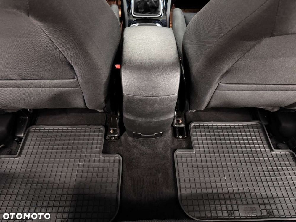 Ford S-Max - 34