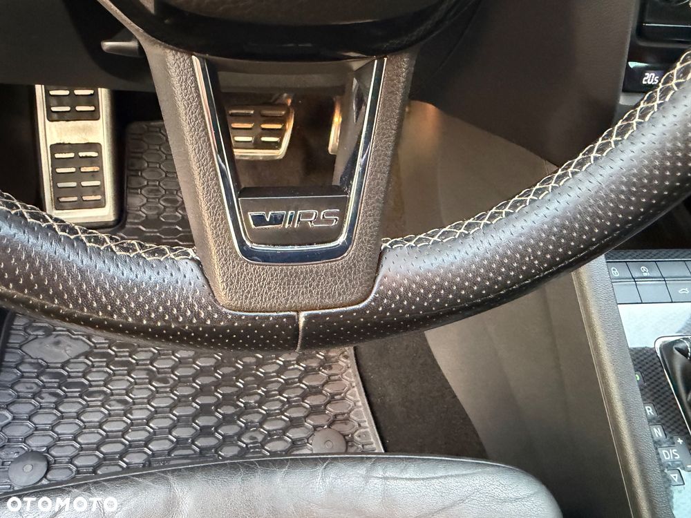 Skoda Octavia 2.0 TDI DSG RS - 17