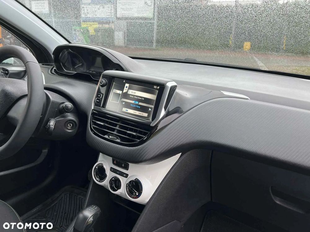 Peugeot 208 1.2 PureTech Style - 8