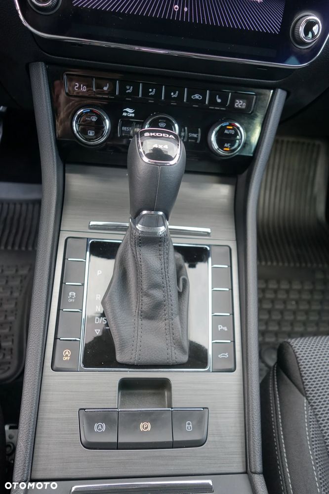 Skoda Superb 2.0 TDI SCR 4x4 Style DSG - 20