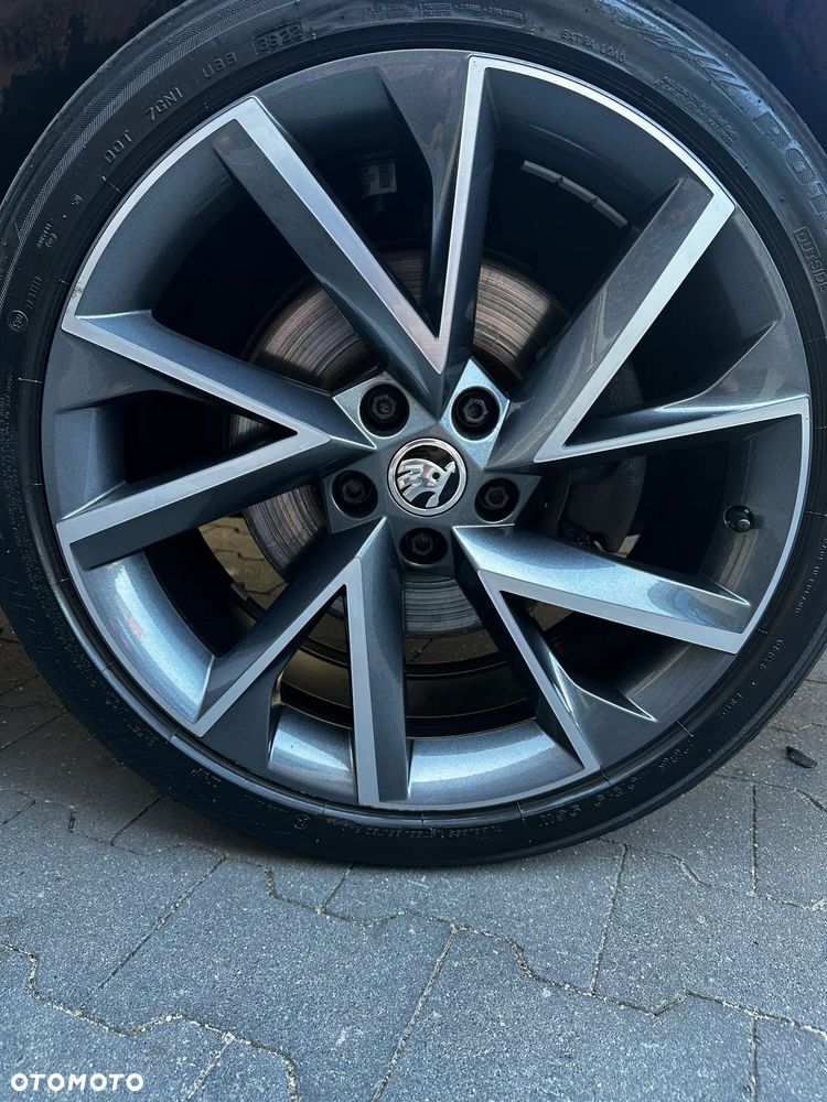 Skoda Superb 2.0 TDI SCR Sportline DSG - 12