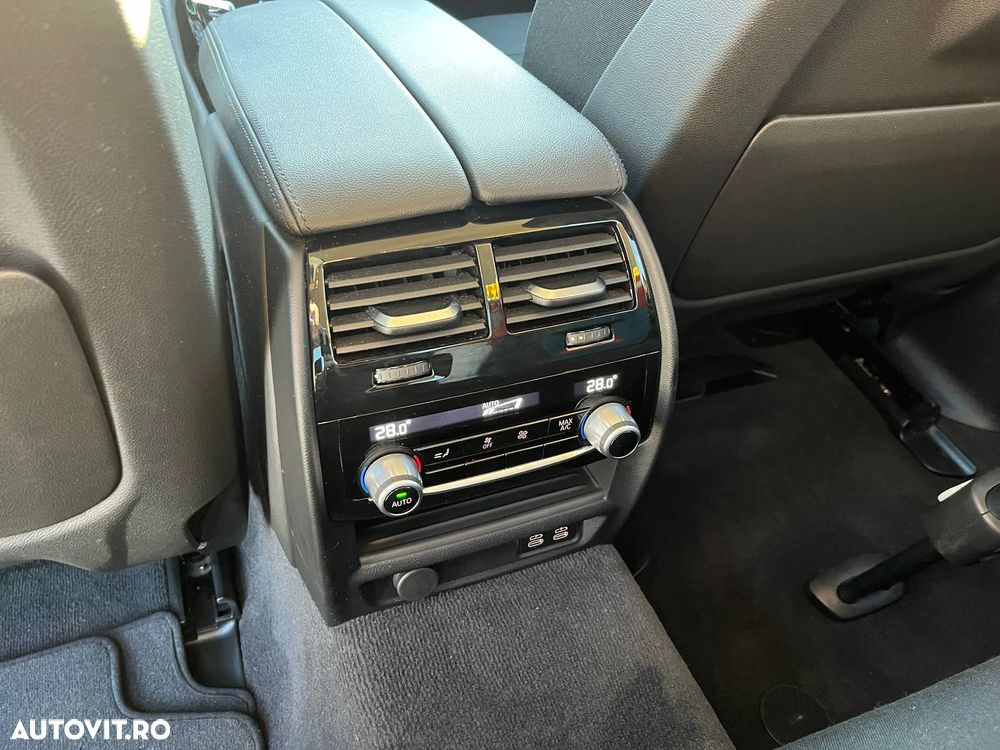 BMW Seria 5 530e Aut. - 24