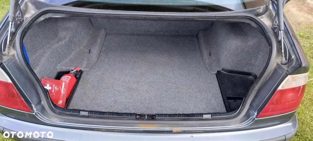 BMW Seria 3 323i - 6