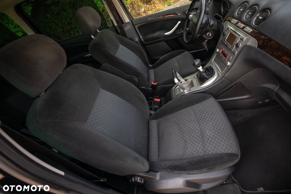 Ford Galaxy 2.0 TDCi Ghia - 26