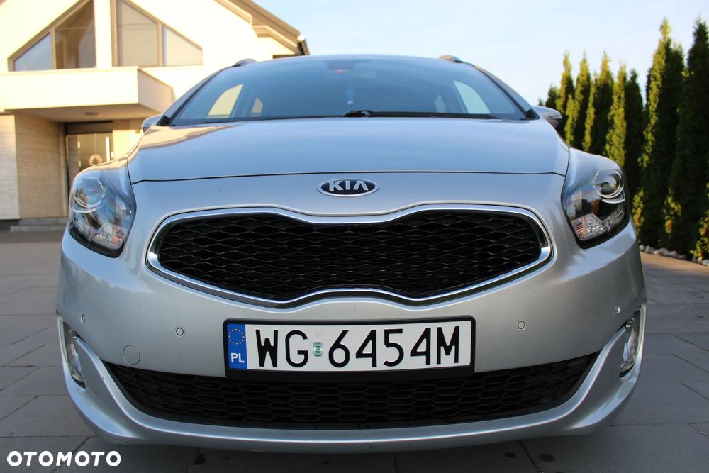 Kia Carens - 21