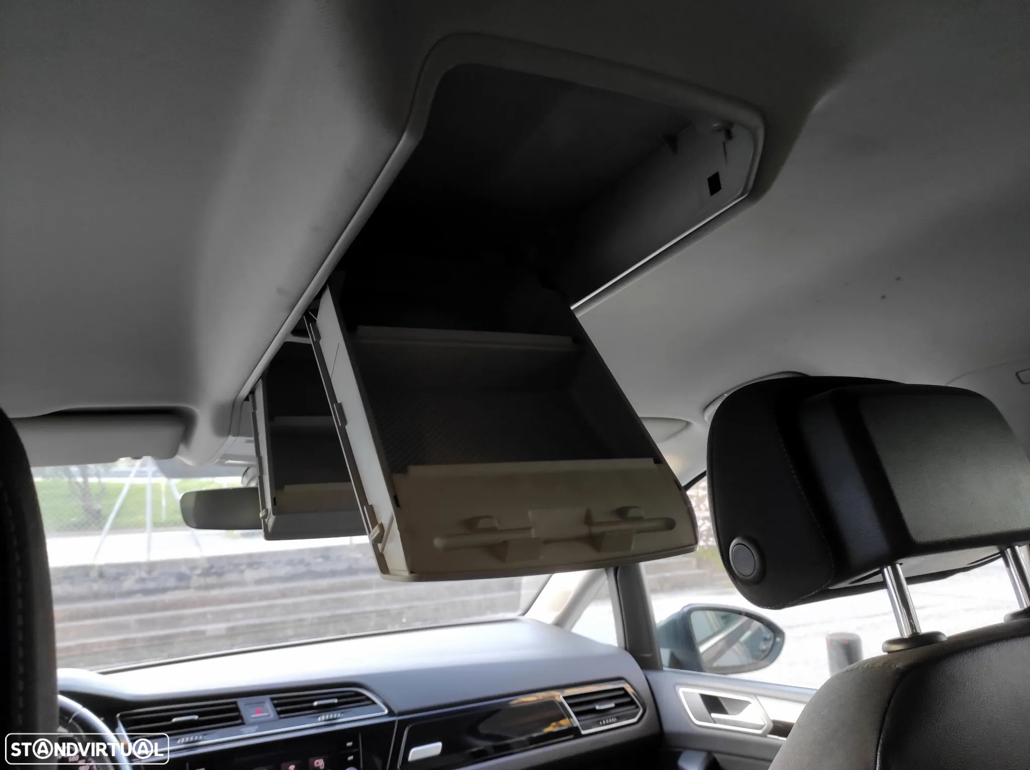 VW Touran 1.6 TDI Highline DSG - 28