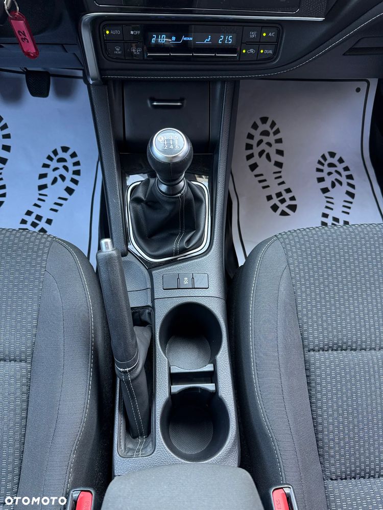 Toyota Corolla 1.6 Comfort - 12