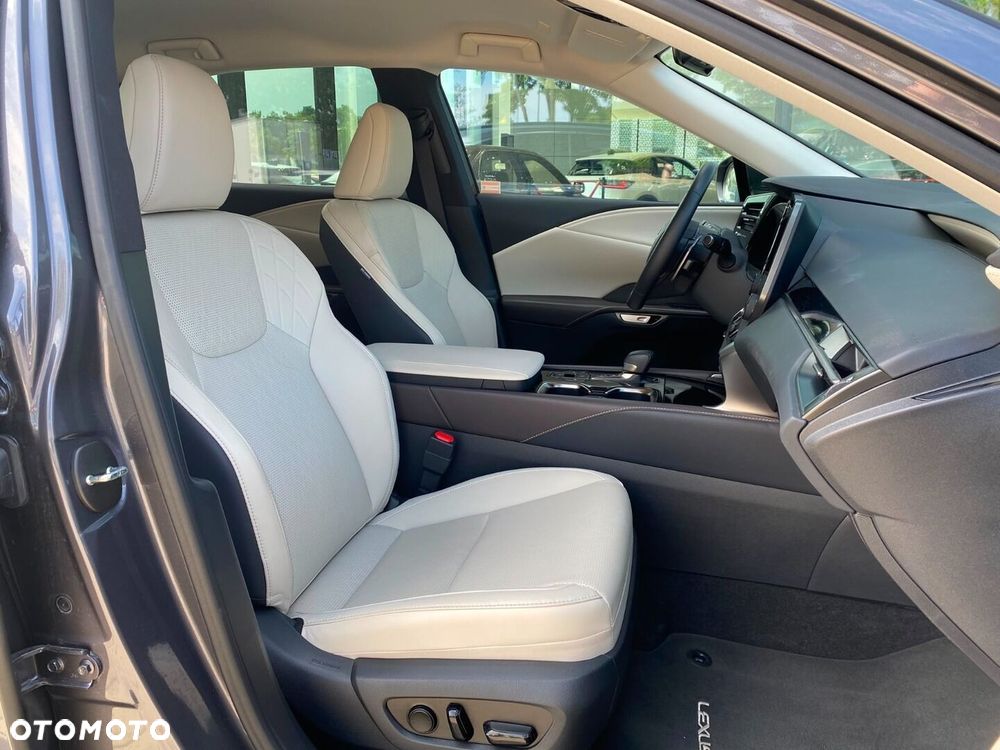 Lexus RX 350h F Sport Design - 23