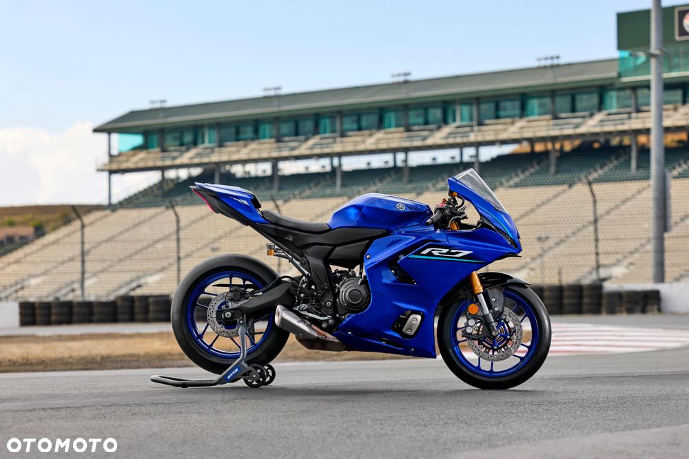 Yamaha R7 - 11