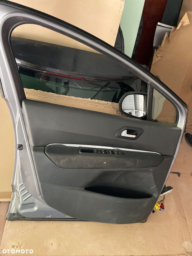 Drzwi przednie lewe kompletne Peugeot - 4