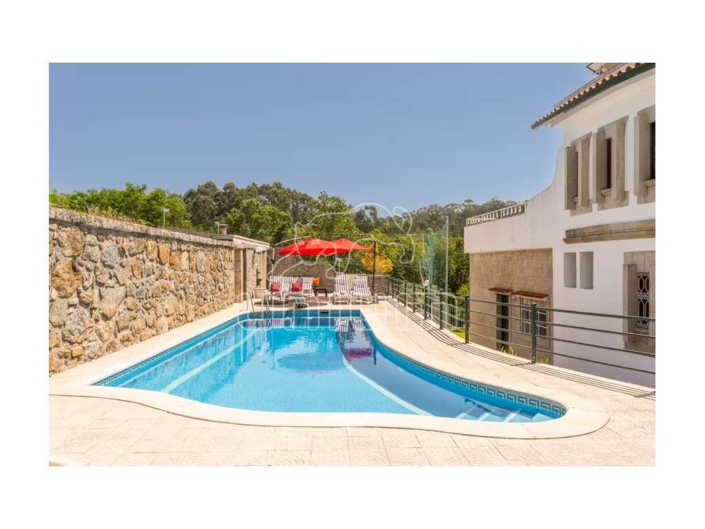 Moradia T5 com Piscinas, Campo Desportivo e Jardim em Nogueira - Grande imagem: 3/19