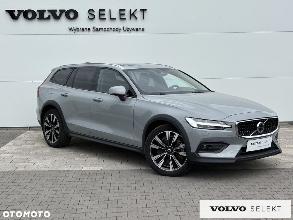 Volvo V60 Cross Country - 3