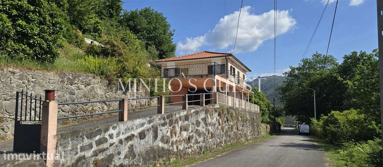 Moradia V3 Individual c/ 1700m2 de terreno - Santa Maria de Bouro, Ama - Grande imagem: 2/44