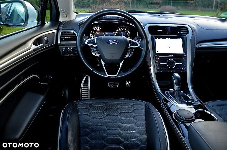 Ford Mondeo 2.0 EcoBoost Start-Stopp Autom Vignale - 31